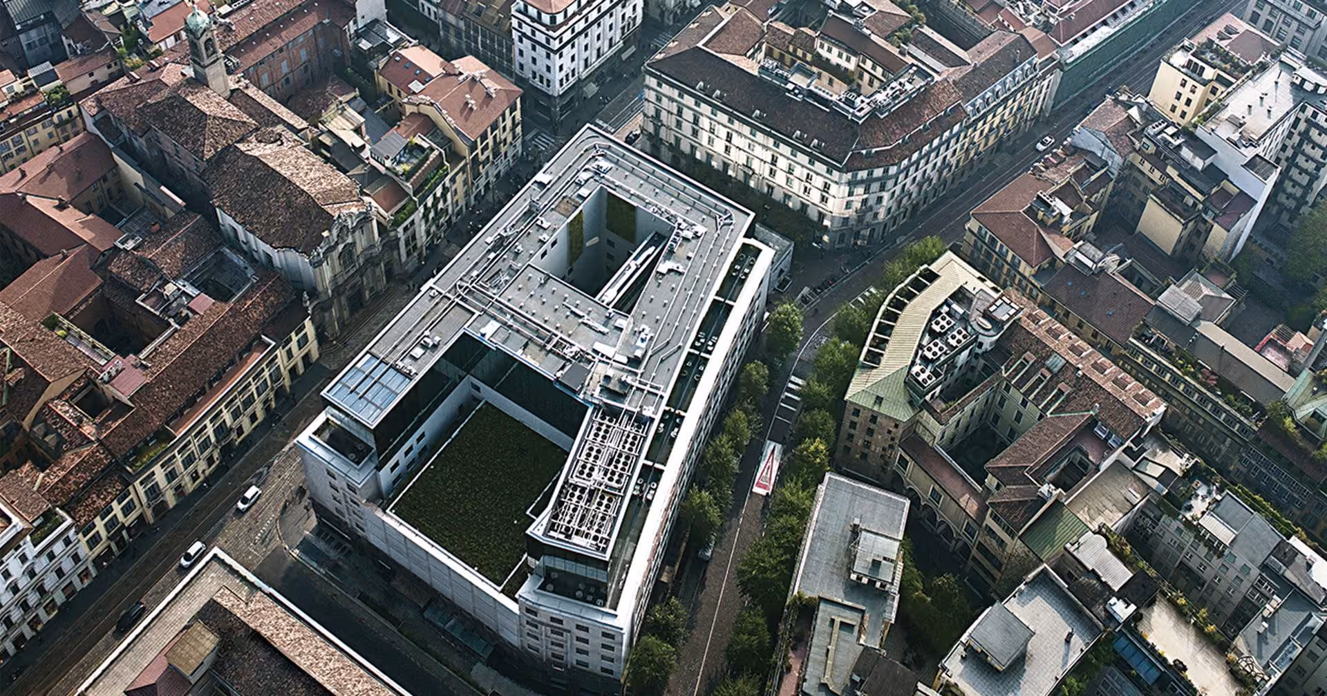 Armani Hotel Milano, Milan