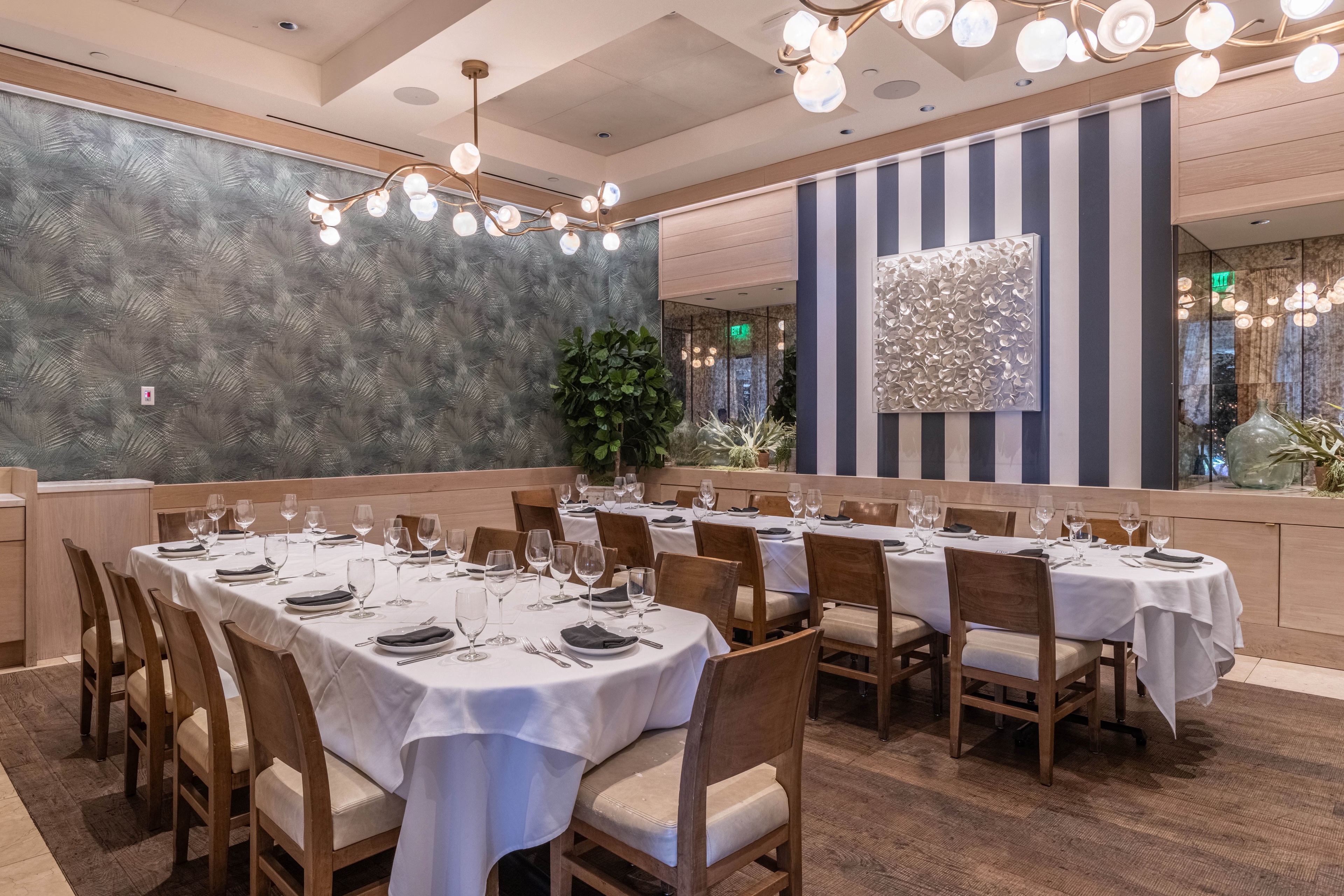 Avra Beverly Hills, Los Angeles