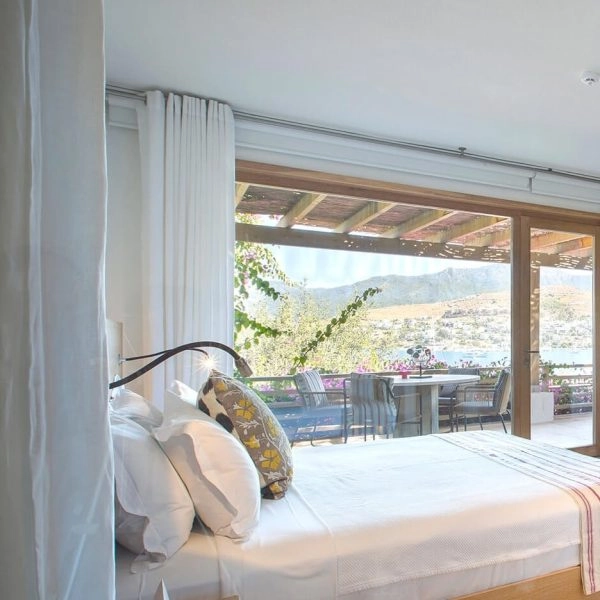 Maçakızı, Bodrum