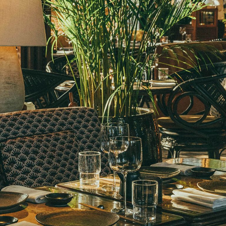 Mimi Kakushi, Dubai